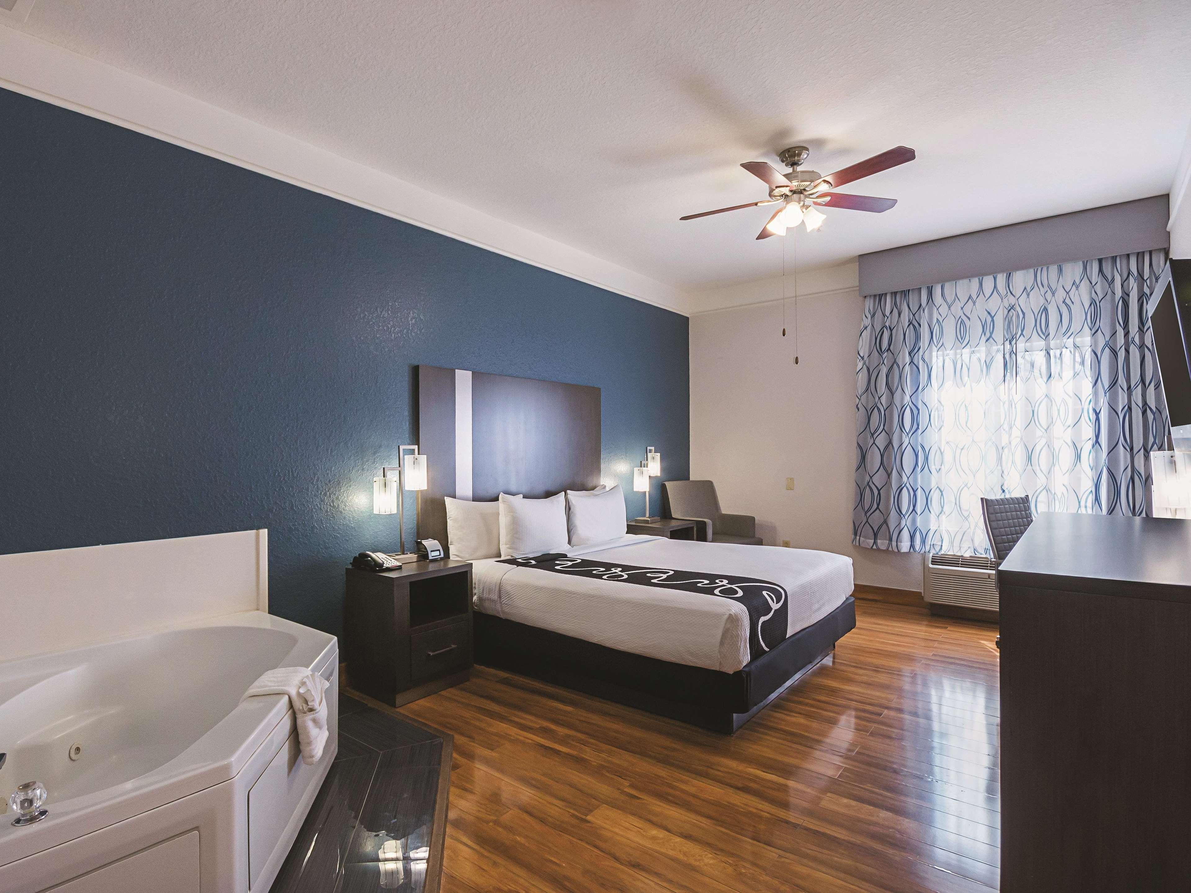 La Quinta Inn & Suite Kingwood Houston Iah Airport 53200 Eksteriør billede